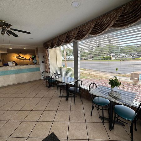 Hole Inn The Wall Hotel - Fort Walton Beach - Sunset Plaza - Nearby Beaches & Hurlburt Eksteriør bilde
