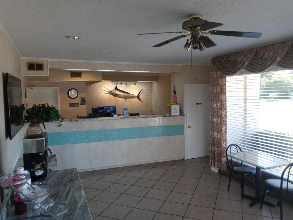 Hole Inn The Wall Hotel - Fort Walton Beach - Sunset Plaza - Nearby Beaches & Hurlburt Eksteriør bilde
