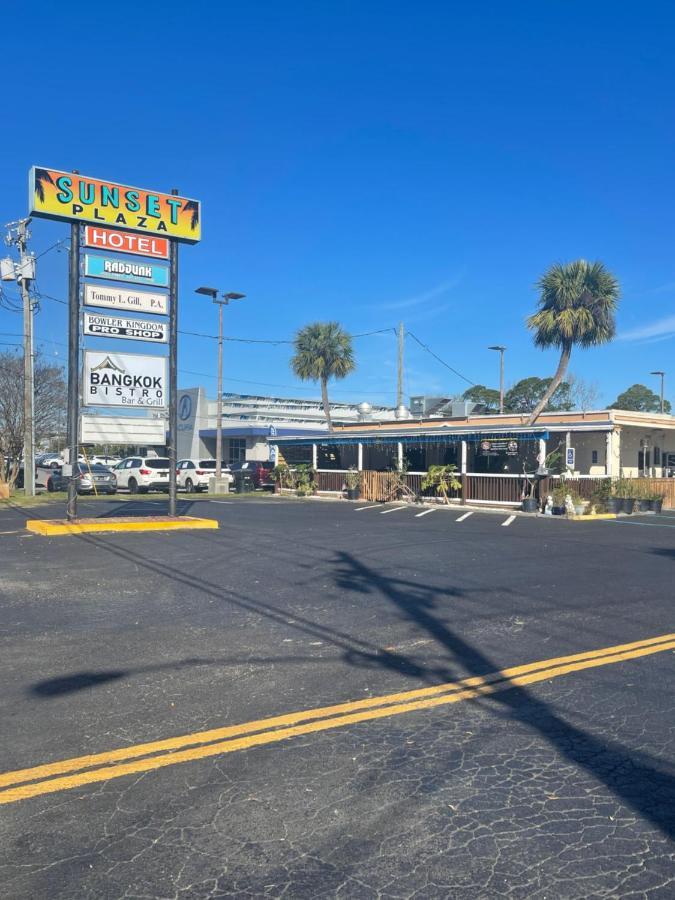 Hole Inn The Wall Hotel - Fort Walton Beach - Sunset Plaza - Nearby Beaches & Hurlburt Eksteriør bilde