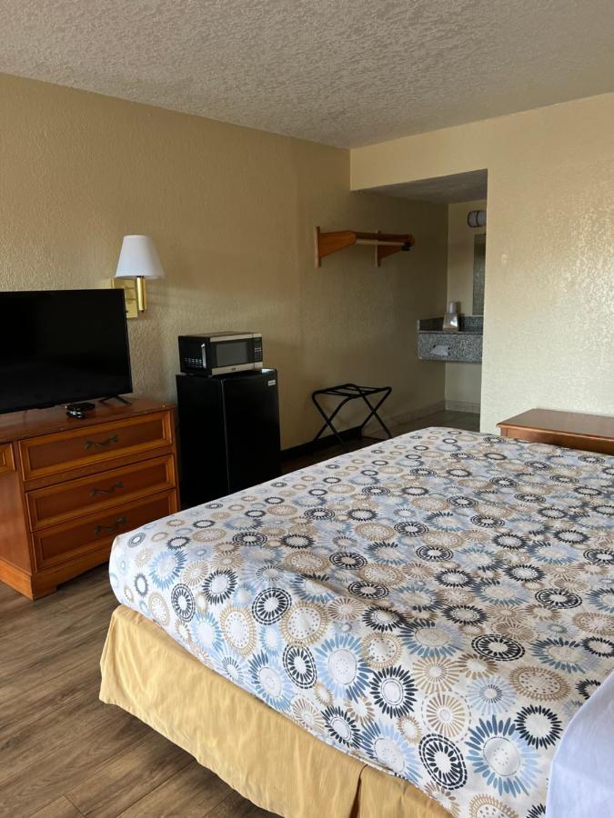 Hole Inn The Wall Hotel - Fort Walton Beach - Sunset Plaza - Nearby Beaches & Hurlburt Eksteriør bilde