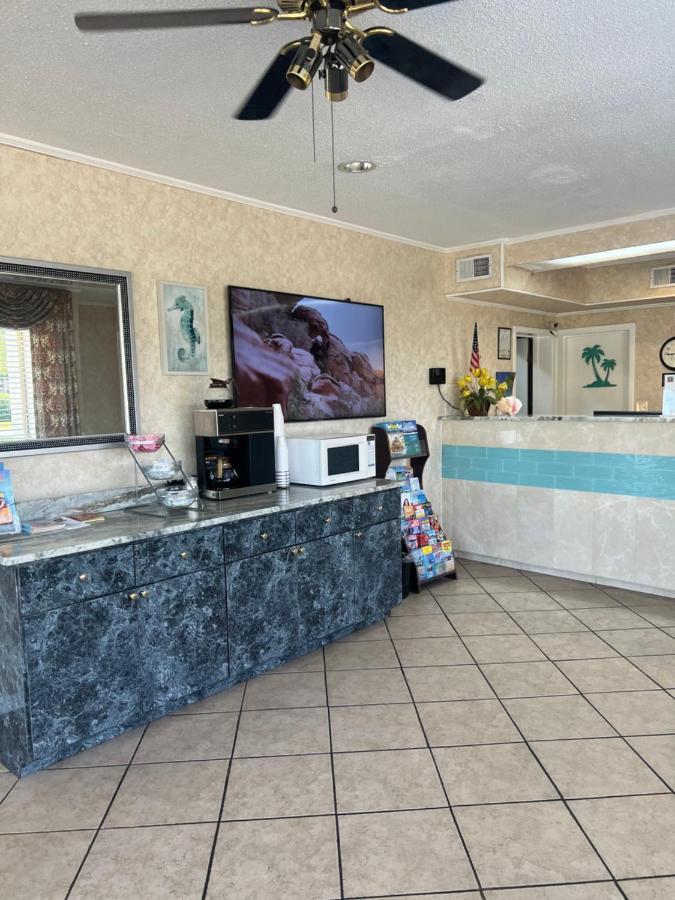 Hole Inn The Wall Hotel - Fort Walton Beach - Sunset Plaza - Nearby Beaches & Hurlburt Eksteriør bilde