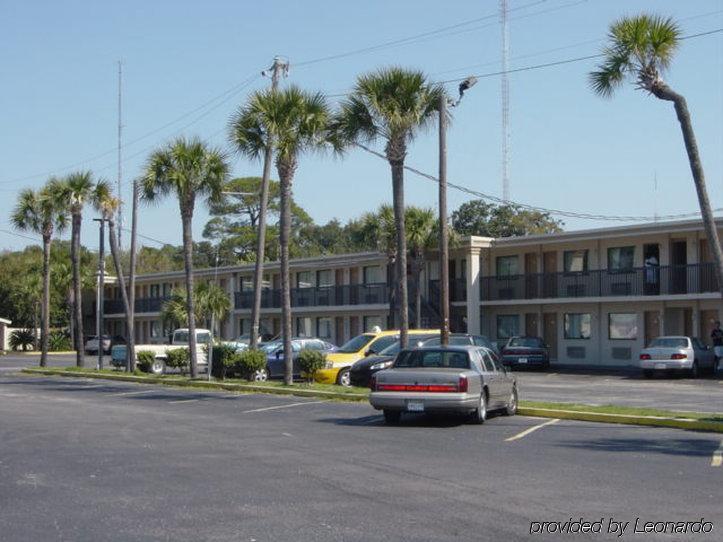Hole Inn The Wall Hotel - Fort Walton Beach - Sunset Plaza - Nearby Beaches & Hurlburt Eksteriør bilde