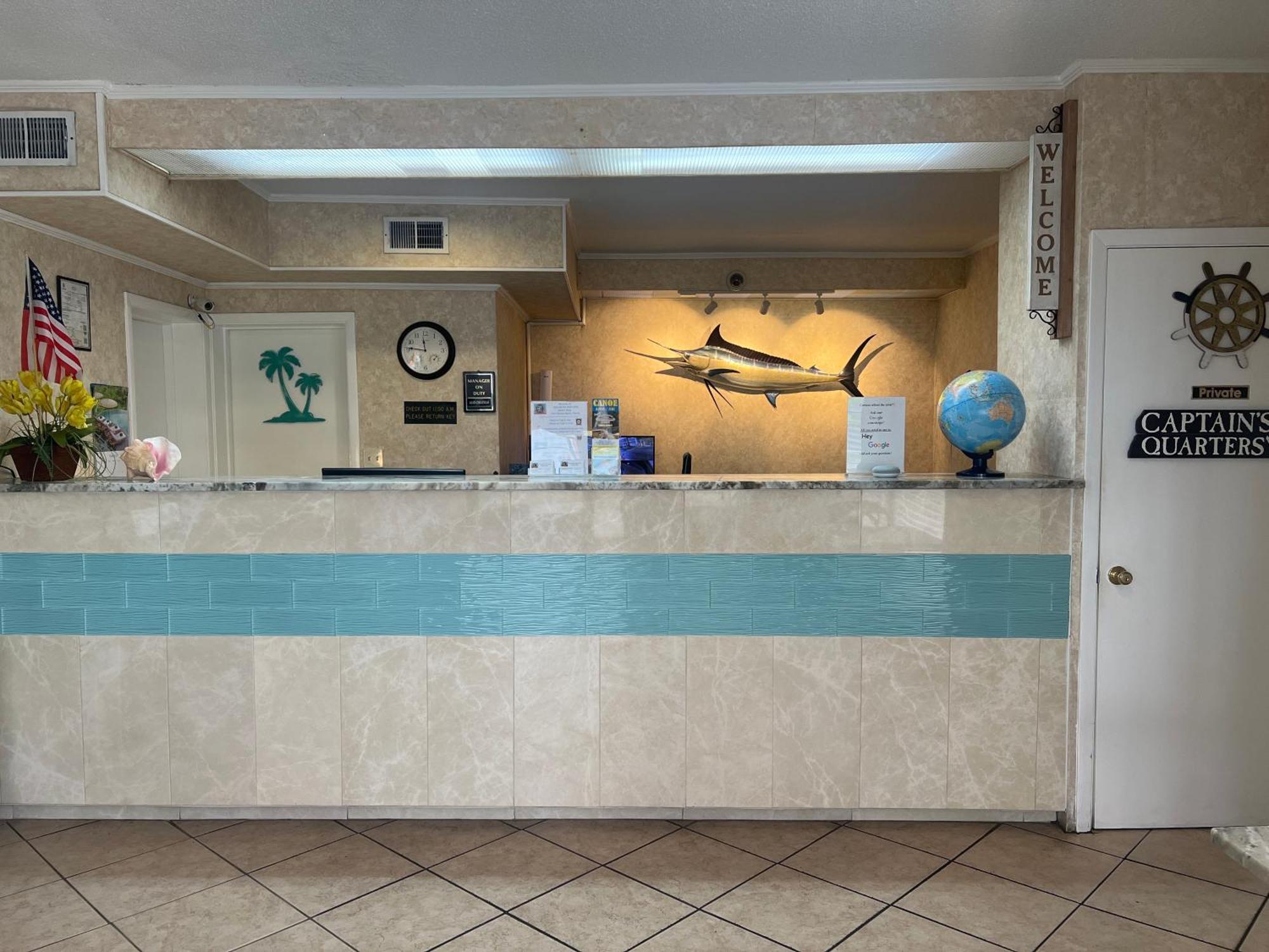 Hole Inn The Wall Hotel - Fort Walton Beach - Sunset Plaza - Nearby Beaches & Hurlburt Eksteriør bilde