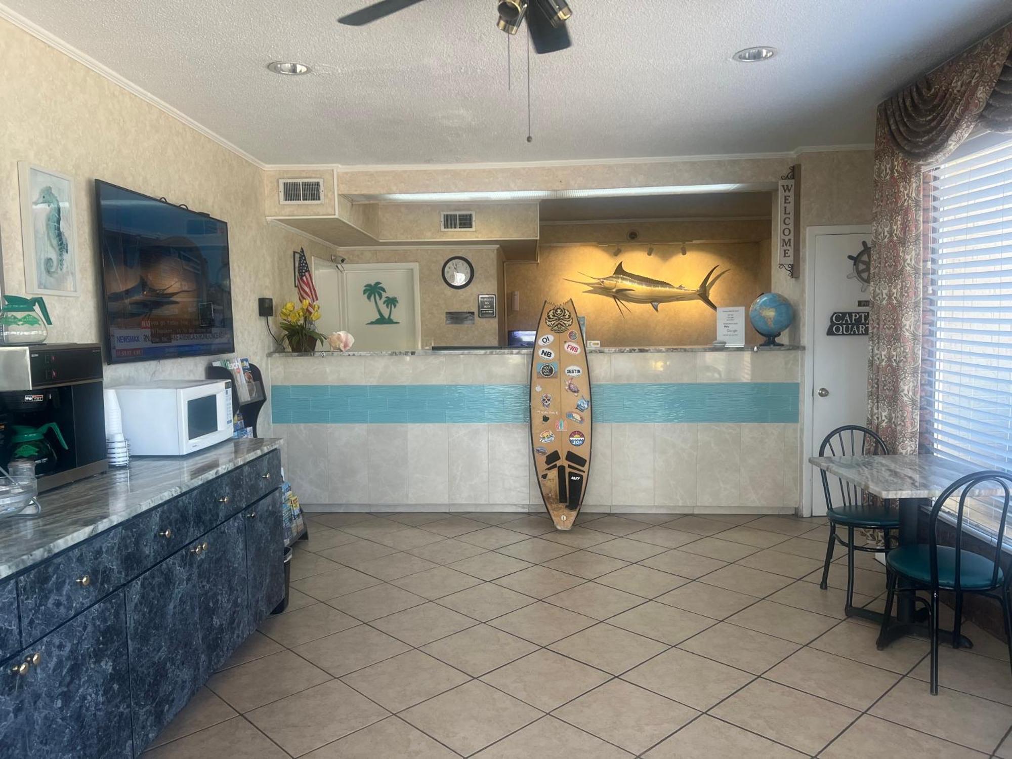 Hole Inn The Wall Hotel - Fort Walton Beach - Sunset Plaza - Nearby Beaches & Hurlburt Eksteriør bilde