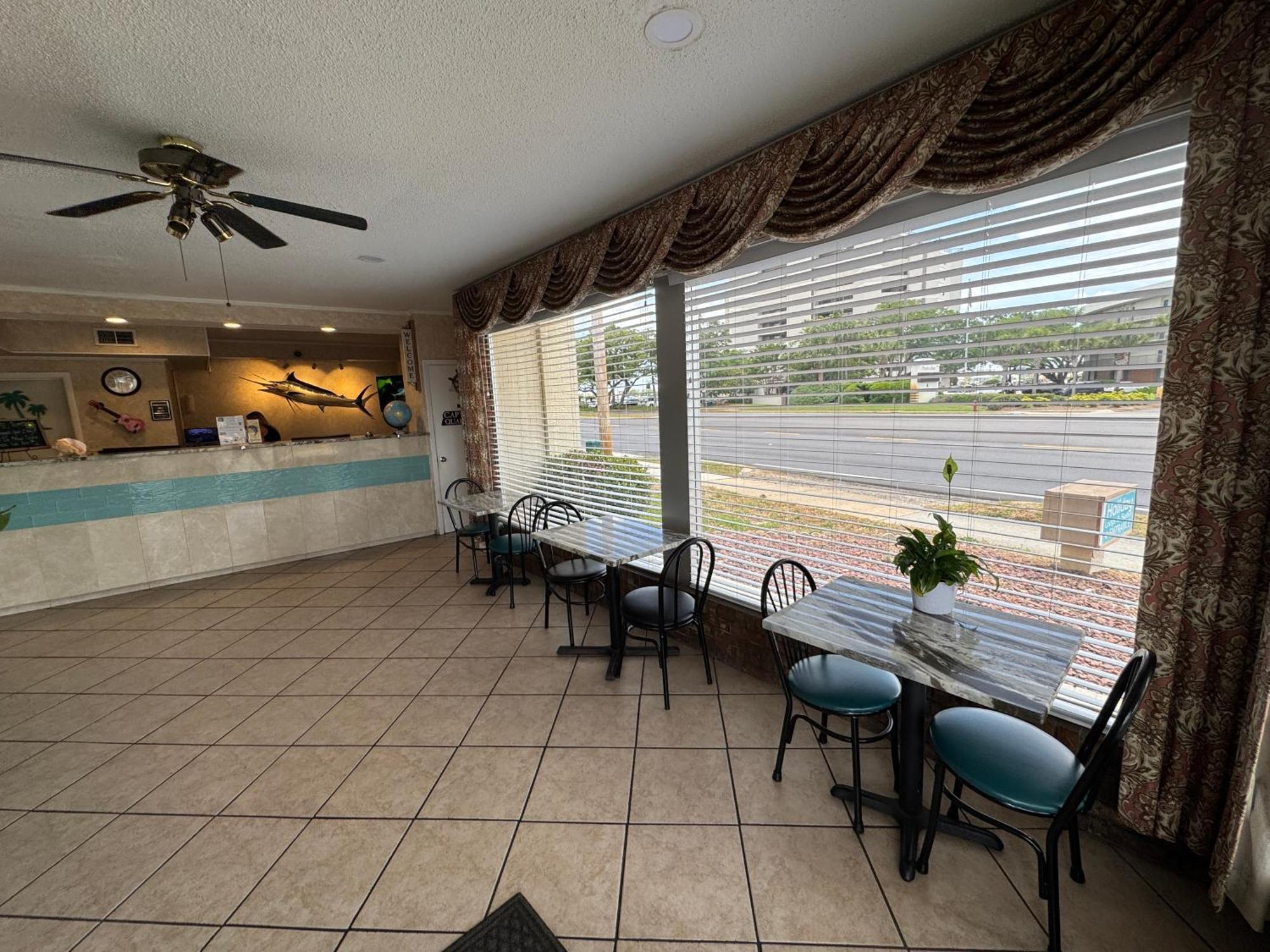 Hole Inn The Wall Hotel - Fort Walton Beach - Sunset Plaza - Nearby Beaches & Hurlburt Eksteriør bilde