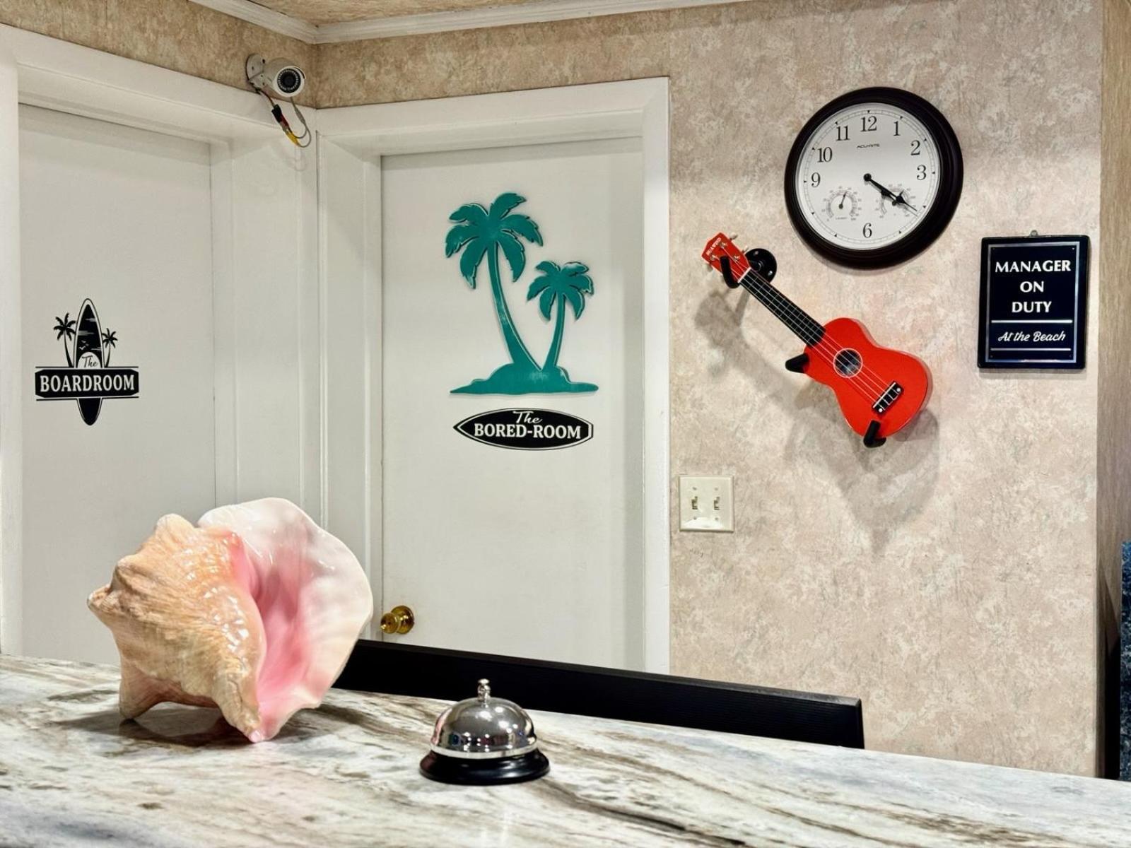 Hole Inn The Wall Hotel - Fort Walton Beach - Sunset Plaza - Nearby Beaches & Hurlburt Eksteriør bilde